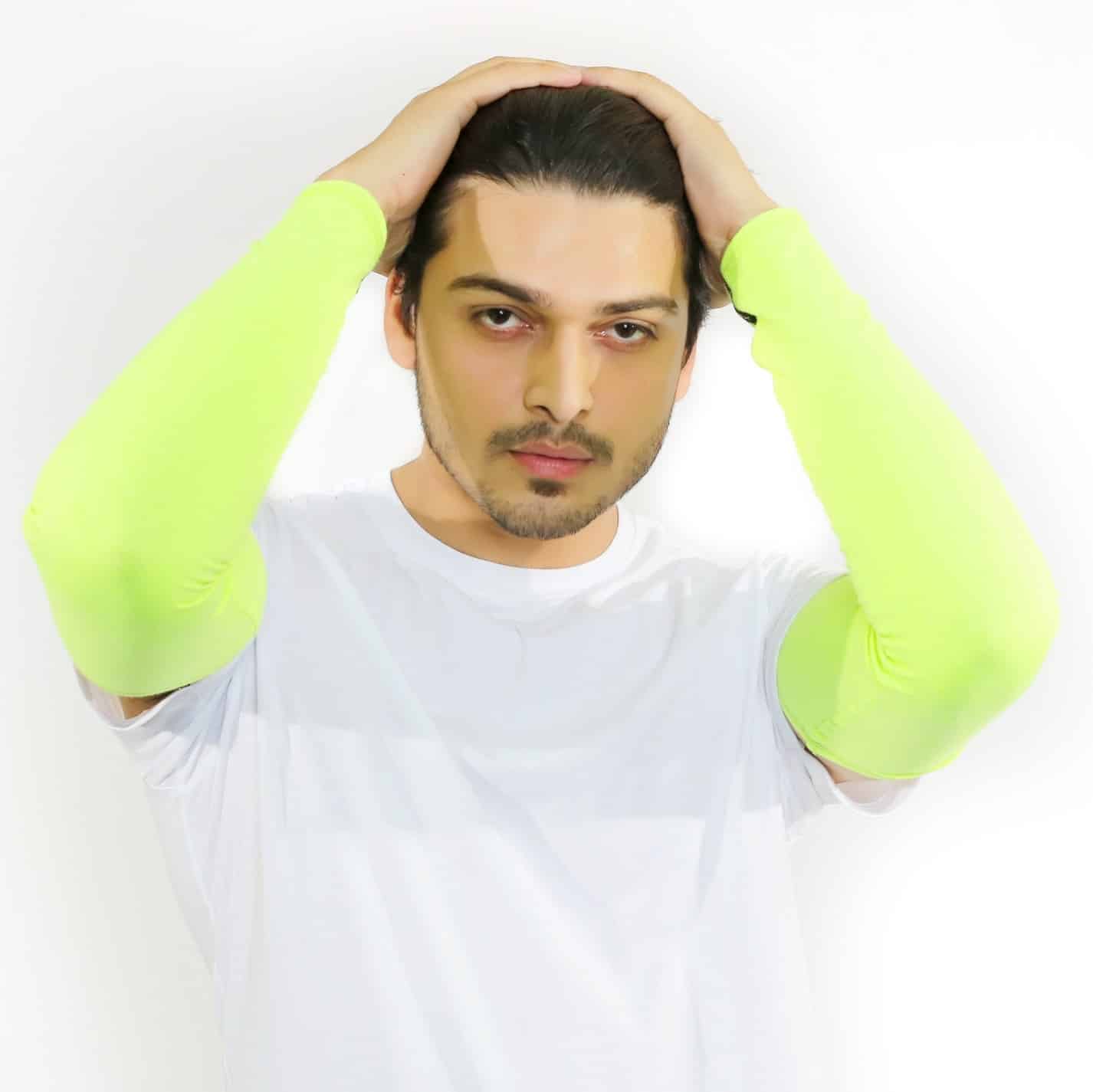 Tangy Green Hand-Sleeves image 0
