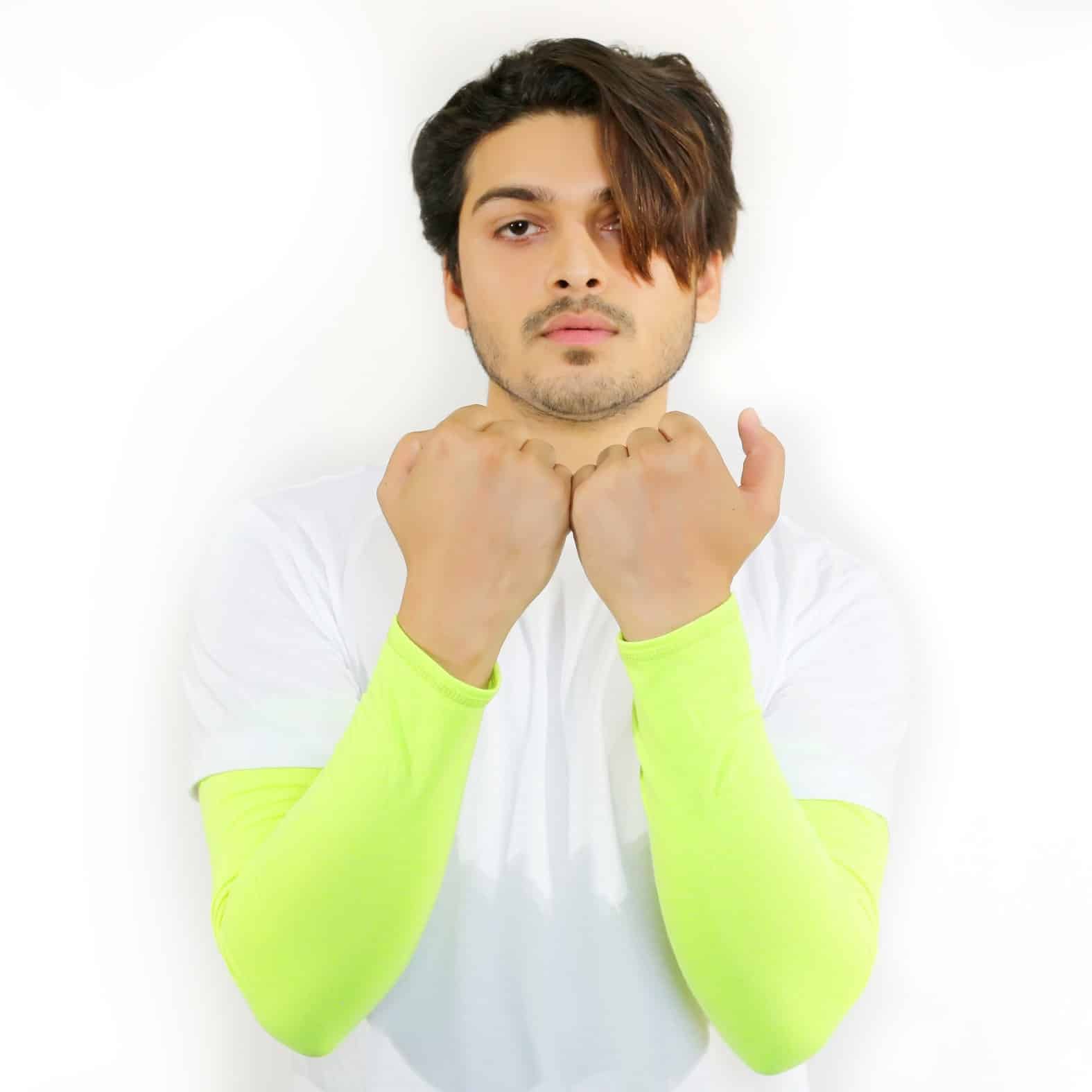 Tangy Green Hand-Sleeves image 2